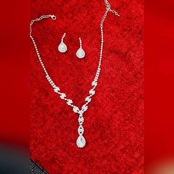 Jewelry necklace set - Picture 2 of 4